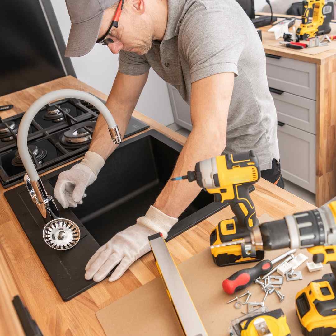 Services and repairs (1)